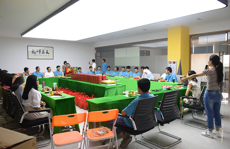 ��ů��������J�죡��2018�J�����﹝(ji��)�ж����(d��ng)