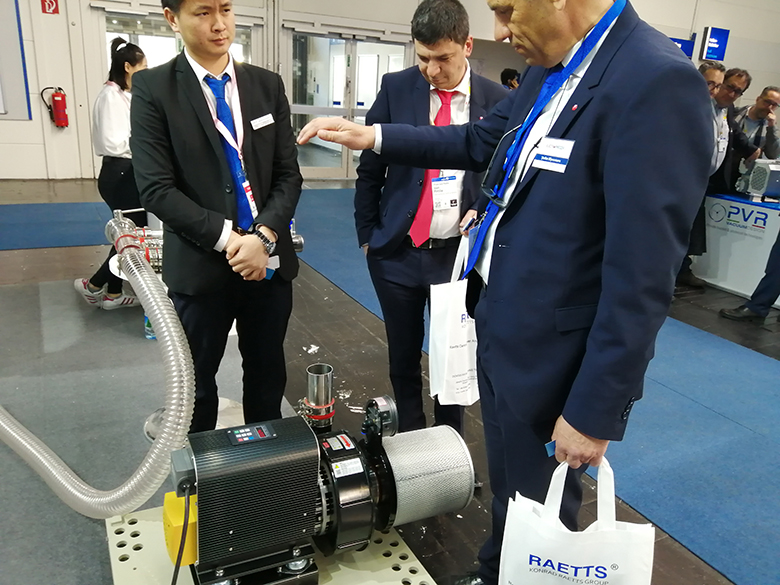 展會上客戶體驗NG娛樂風機 展會上客戶體驗NG娛樂風機